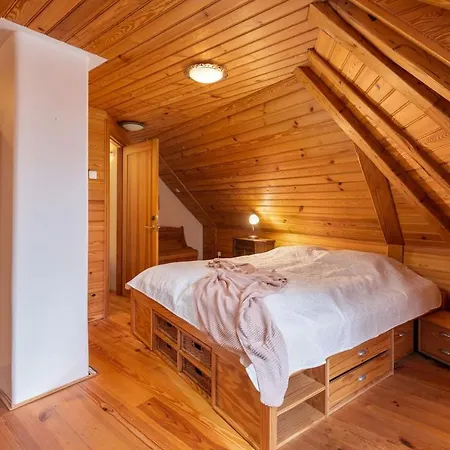 Vintage Old Town Apartment